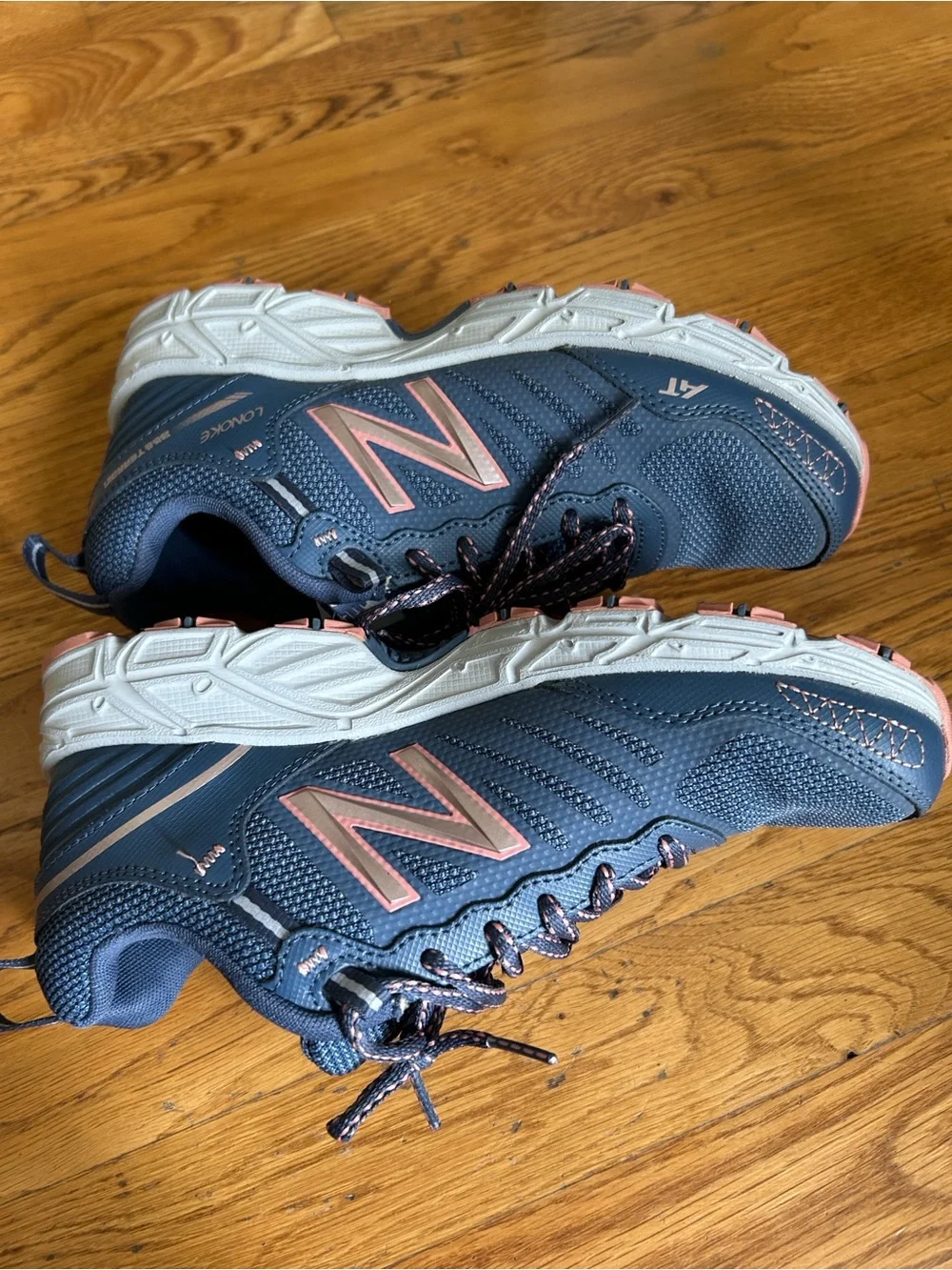 New Balance Women's All terrain trail blue Sneakers - Picture 3 of 8